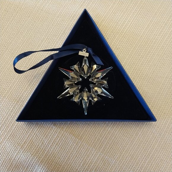 Swarovski Crystal 2007 Annual Snowflake Star Christmas Ornament - Picture 2 of 6